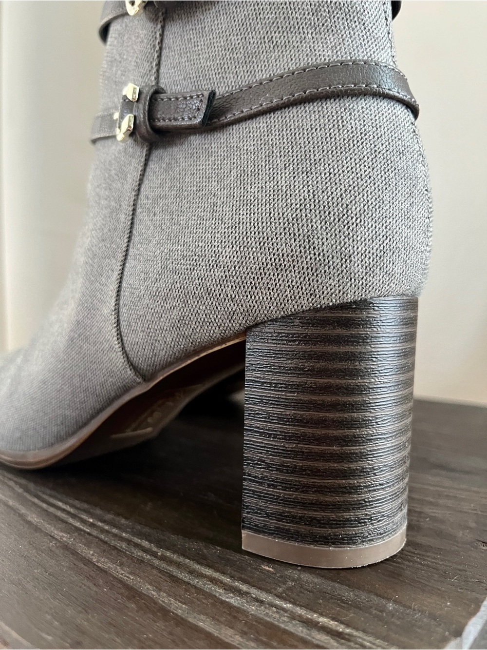 Abella True Comfort grey fabric ankle boots - size 7M women's
